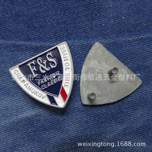 金属箱包五金标牌 从材质到定制，各类皮具五金标牌全方位解读