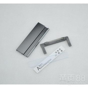 金属徽章与铝合金标牌定做指南 从烤漆胸章到企业工作牌的批发采购全攻略